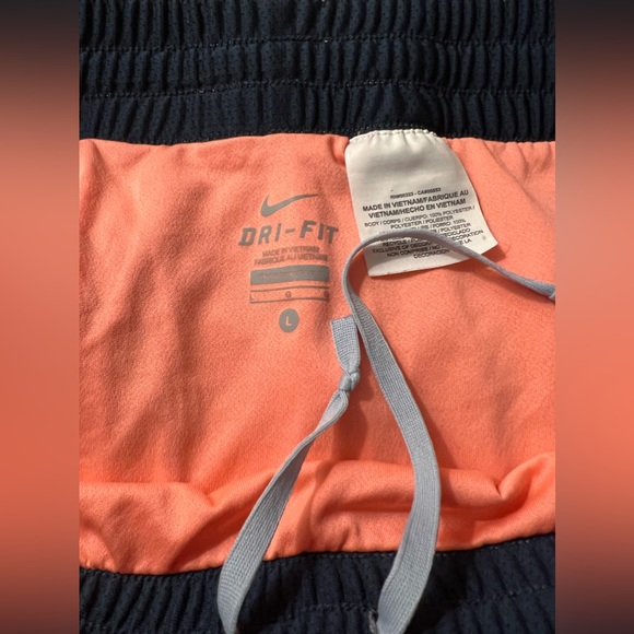 Nike || Dri-Fit Shorts - Picture 4 of 4